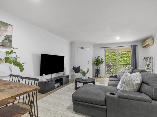 Elevated Coorparoo Convenience