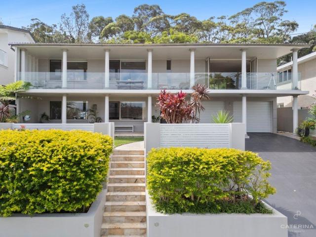 Elevated Coastal Outlooks with Flexible Dual Living in Dress Circle Location