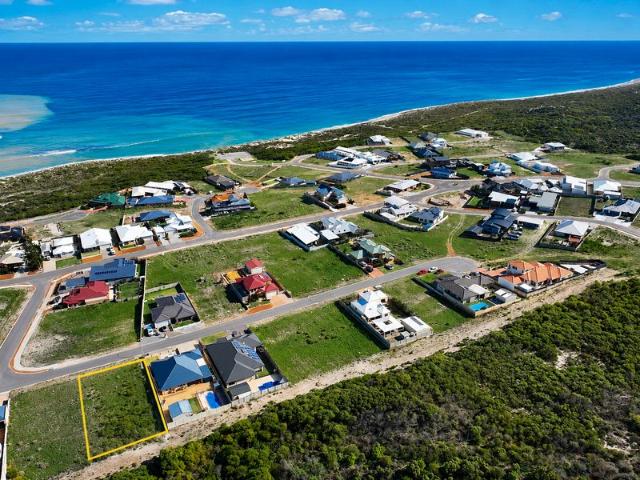Elevated Coastal Block with Ocean Views in Dongara