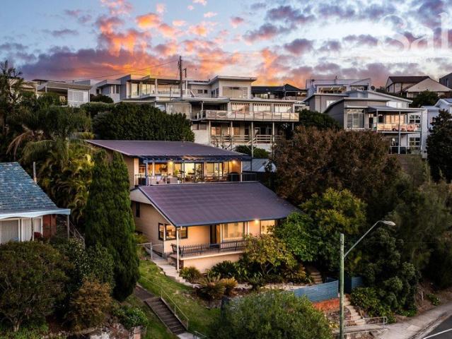 Elevated Coastal Family Living with Scenic City Views