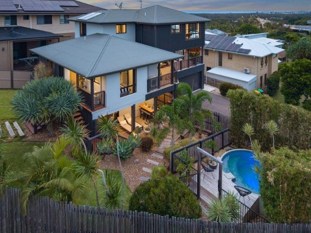 Elevated Coastal Luxury with Ocean Views, Sauna & Magnesium Pool