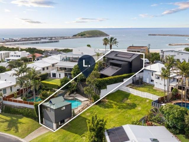 Peter Hall Designed Coastal Masterpiece Above The Jetty