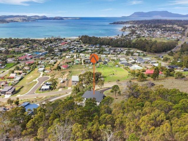 Elevated Coastal Living with Maria Island Views