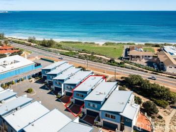 Elevated Coastal Living with Panoramic Ocean Views