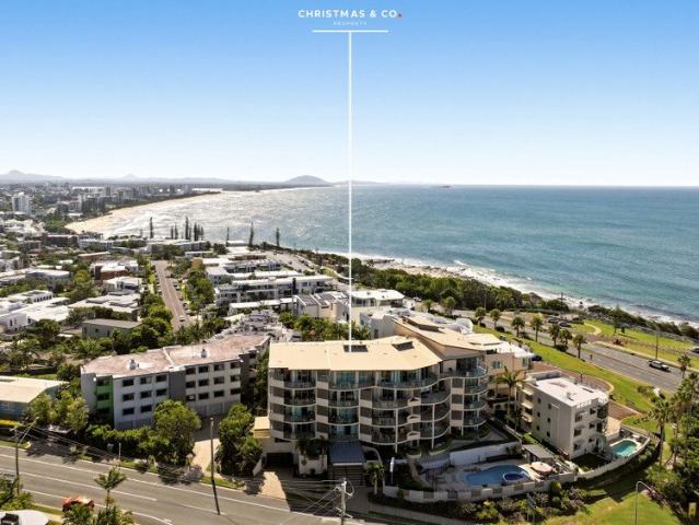 Elevated Coastal Living with Panoramic Ocean & Hinterland Views
