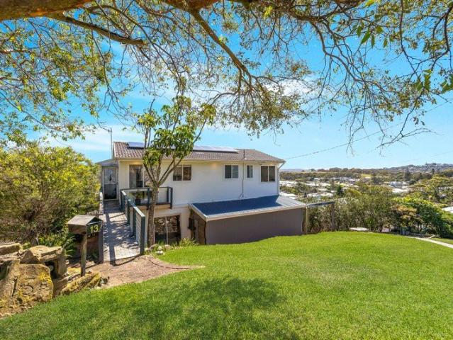 Elevated Coastal Living with Stunning Vista Views