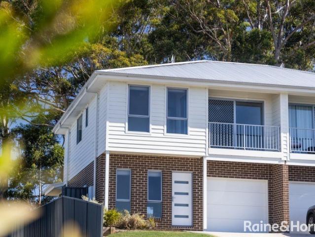 Elevated Coastal Living, Effortlessly Mollymook
