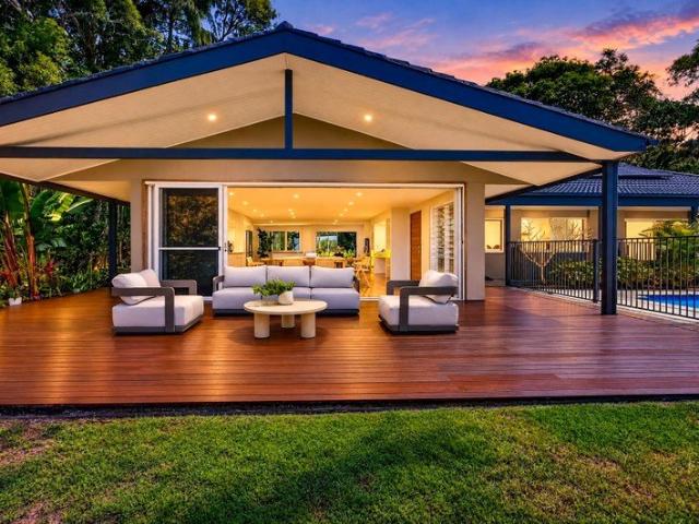 Elevated Coastal Living Pool, Ocean Views 2,497m2