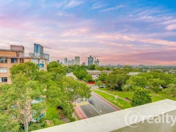 Elevated corner position with panoramic view