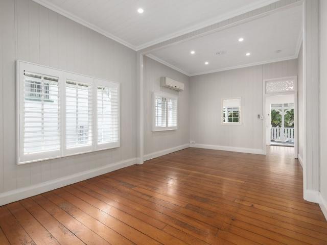 Elevated Cottage Charm in a Coveted Kangaroo Point Setting