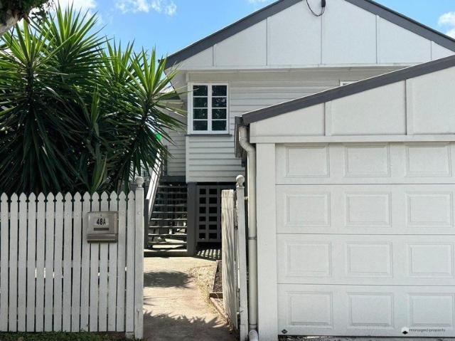 Elevated Cottage Home in Convenient Clayfield Location