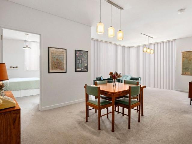 Elevated Designer Living with North East Aspect in Discovery Point