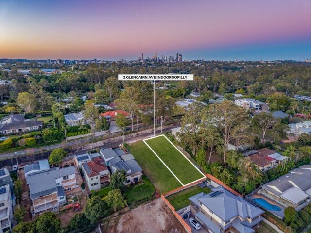 Elevated dream home site in prestigious enclave