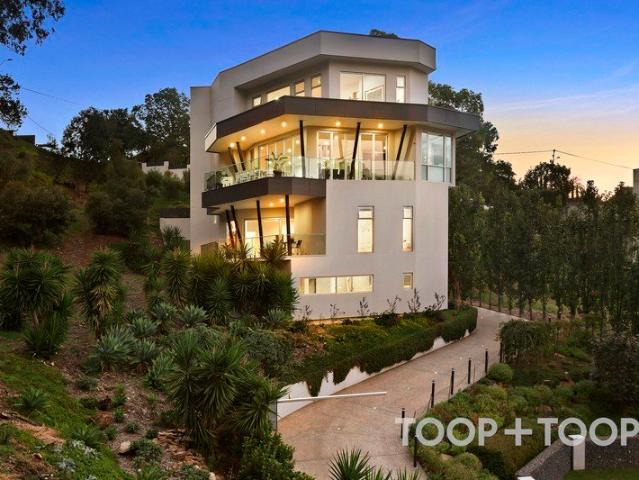 ELEVATED EASY CARE CONTEMPORARY LIVING ON A GRAND SCALE IN A PEACEFUL FOOTHILLS POSITION