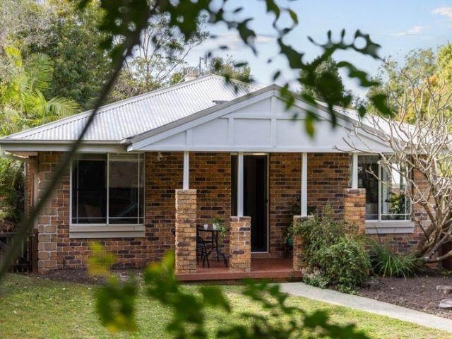 Elevated, Easy Care Living in a Peaceful Bellingen Cul de Sac