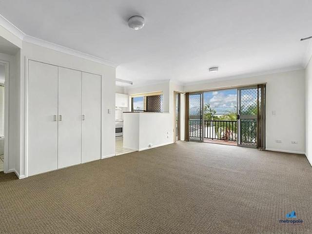 ELEVATED & EFFORTLESS LIVING IN CENTRAL ALDERLEY