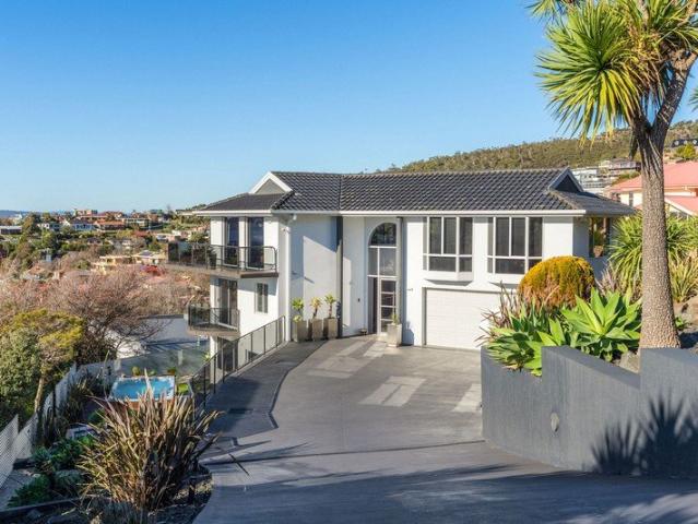 Elevated Elegance in Sandy Bay
