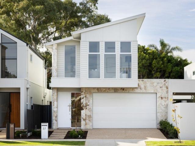 Elevated Elegance, just 300m from Somerton's Shoreline