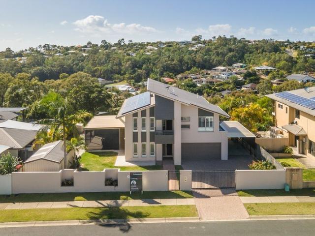 Sweeping Views Large Land Size Resort Style Living