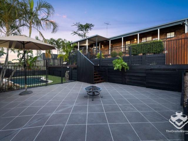 Elevated Family Oasis in Premium Aspley Grove with Unbeatable Views