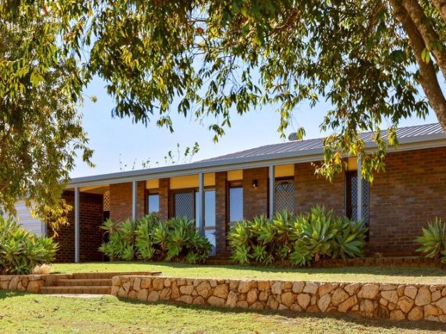 Elevated Family Living on a Generous Corner Block!