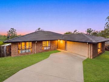 Elevated Family Living on a Spacious 800sqm Block