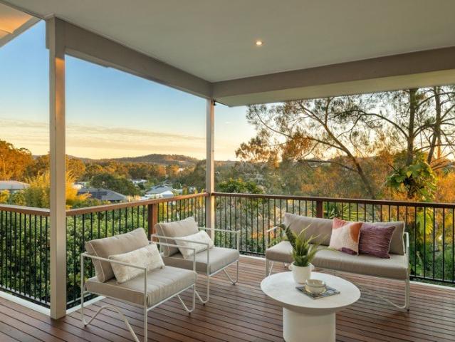 Elevated Family Living on a Rare 1,000m² Block with Spectacular Views