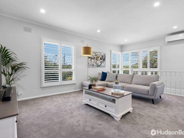 Elevated Family Living in a Prestigious Box Hill North Setting