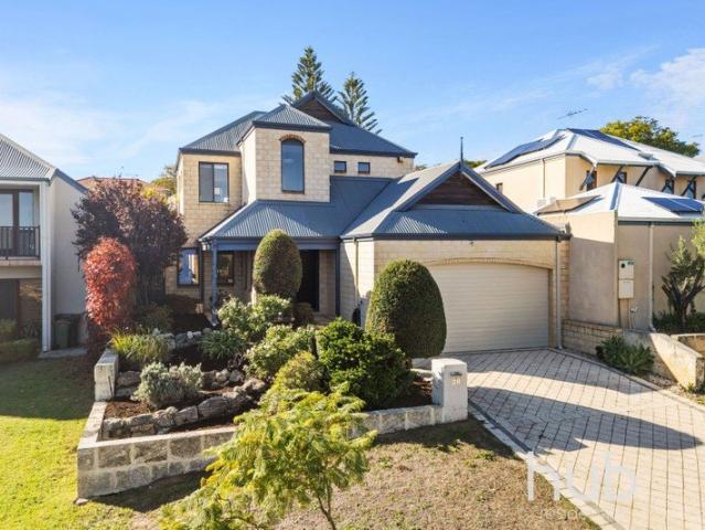 Elevated Family Living in a Quiet Mt Claremont Pocket