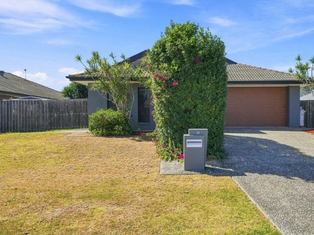 Elevated Family Living in Fernvale on 600m2 block