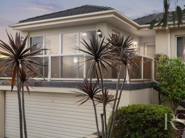 Elevated Family Living in Prime Templestowe Lower