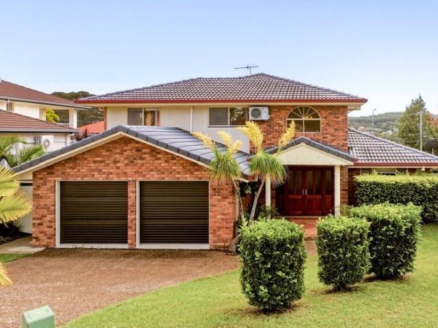 Elevated Family Living in Mansfield School Catchment