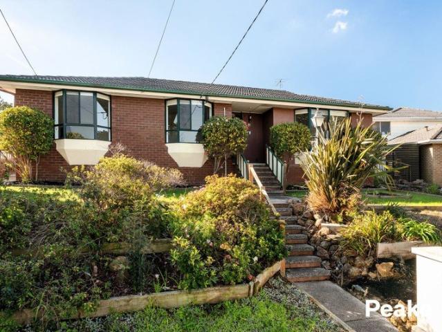 Elevated Family Living In The Heart Of Narre Warren
