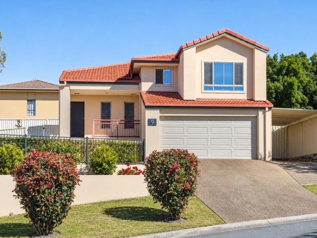 Auction This Sunday | Elevated Family Living with Contemporary Appeal