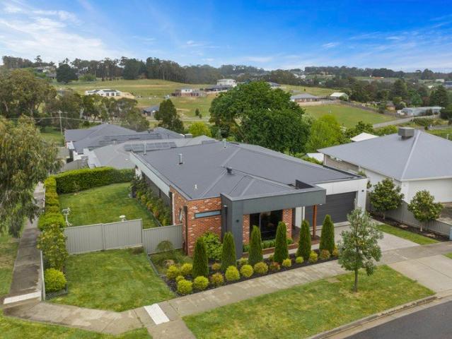 Elevated Family Living With Exceptional Entertaining