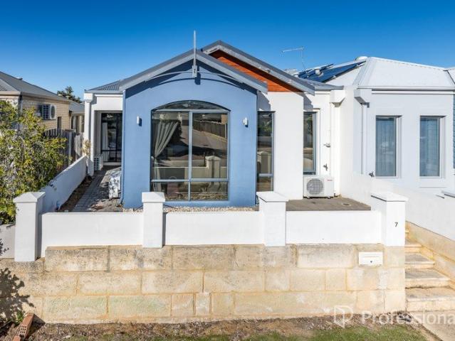 Elevated Family Living with High Ceilings Throughout & Exceptional Outdoor Entertaining