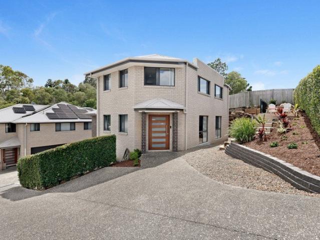 Elevated Family Living with Hinterland Views and Easy Living