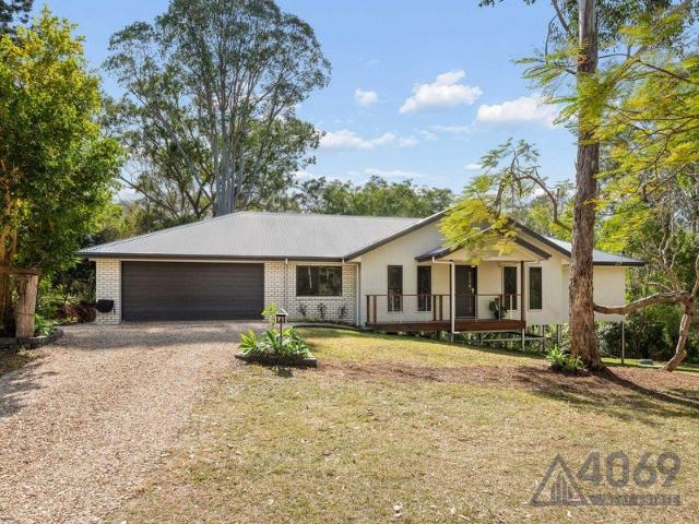 Elevated Family Living with Space, Privacy & Pullenvale Appeal