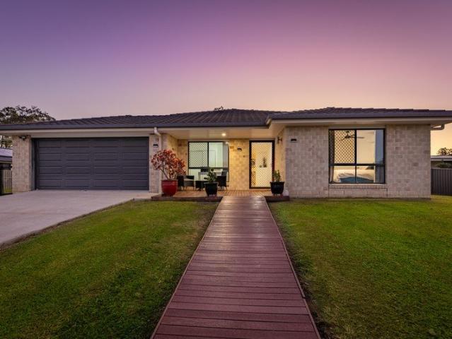 Elevated Family Home with Pool, Shed & Dual Living