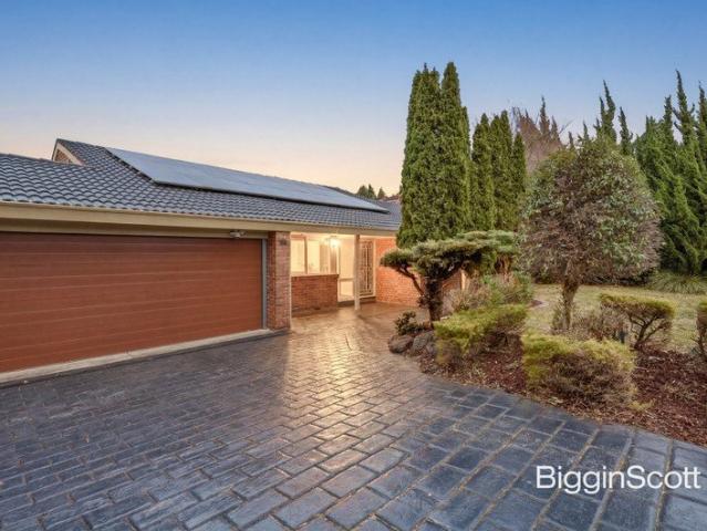 ELEVATED FAMILY LIVING WITH PANORAMIC DANDENONG RANGES VIEWS!