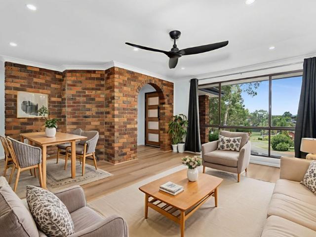 Elevated family living with views in a quiet cul de sac
