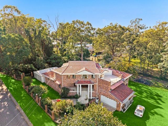 Elevated Family Luxury in One of Upper Mount Gravatt's Most Convenient Locations