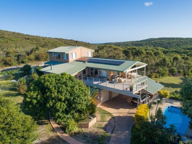 Elevated Fingal Bay Residence with Sweeping National Park Views