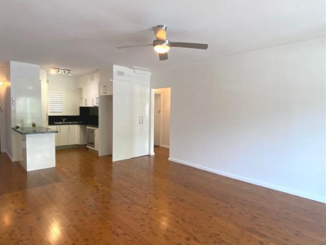 Elevated First Floor Position fronting Gunnamatta Bay/Park – Updated interior A/C Garage – South Cronulla
