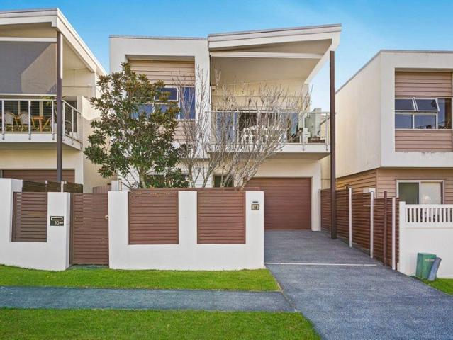 Elevated Freehold Living in a Prime Morningside Pocket