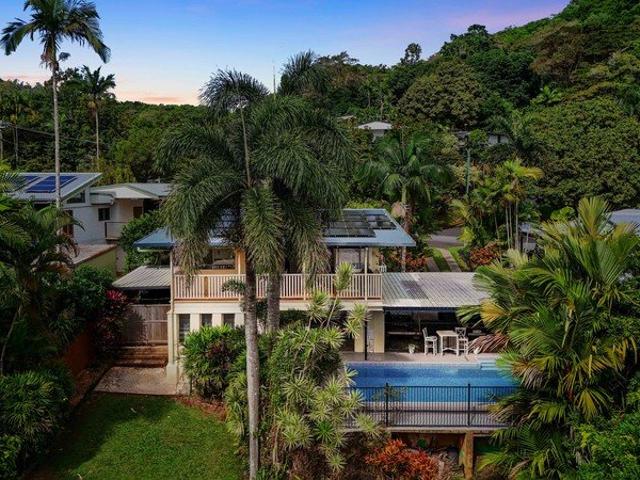 Elevated Freshwater Family Sanctuary with Panoramic Mountain Views