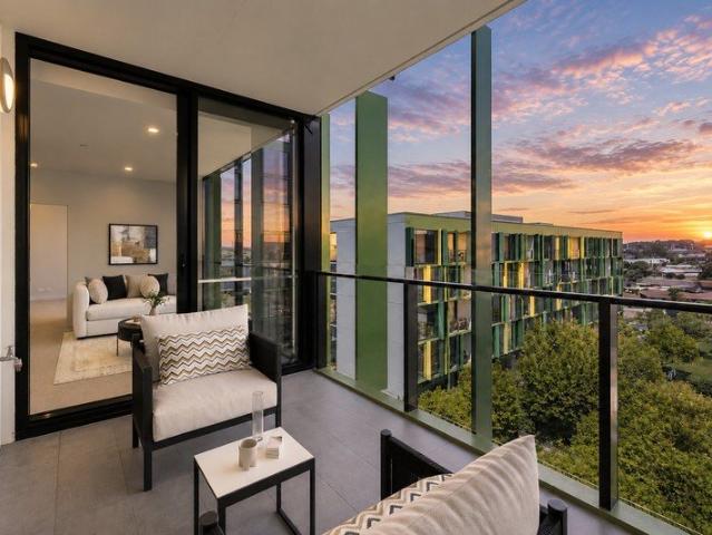 Elevated Garden Outlooks & Effortless Innaloo Living !