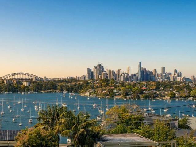Elevated Harbour Bridge & City Skyline Views on Arabella Street