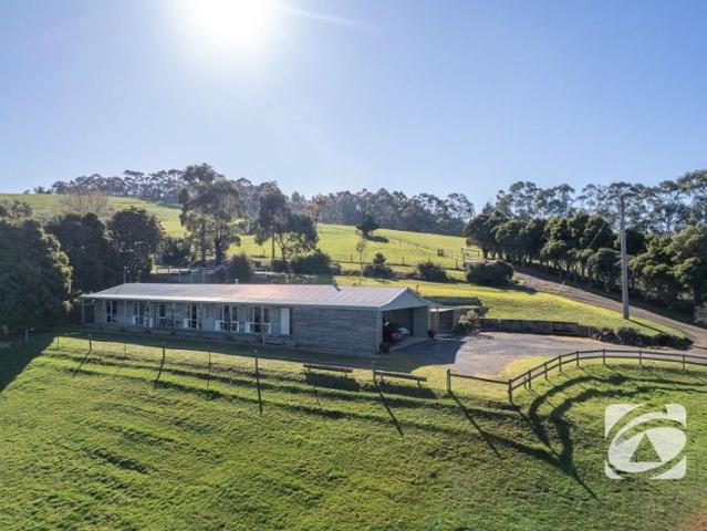 Elevated Homestead With Breathtaking Views On 36 Acres