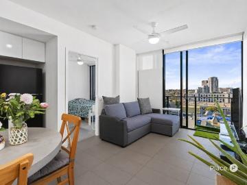 Elevated Inner City Living with Expansive North East Views